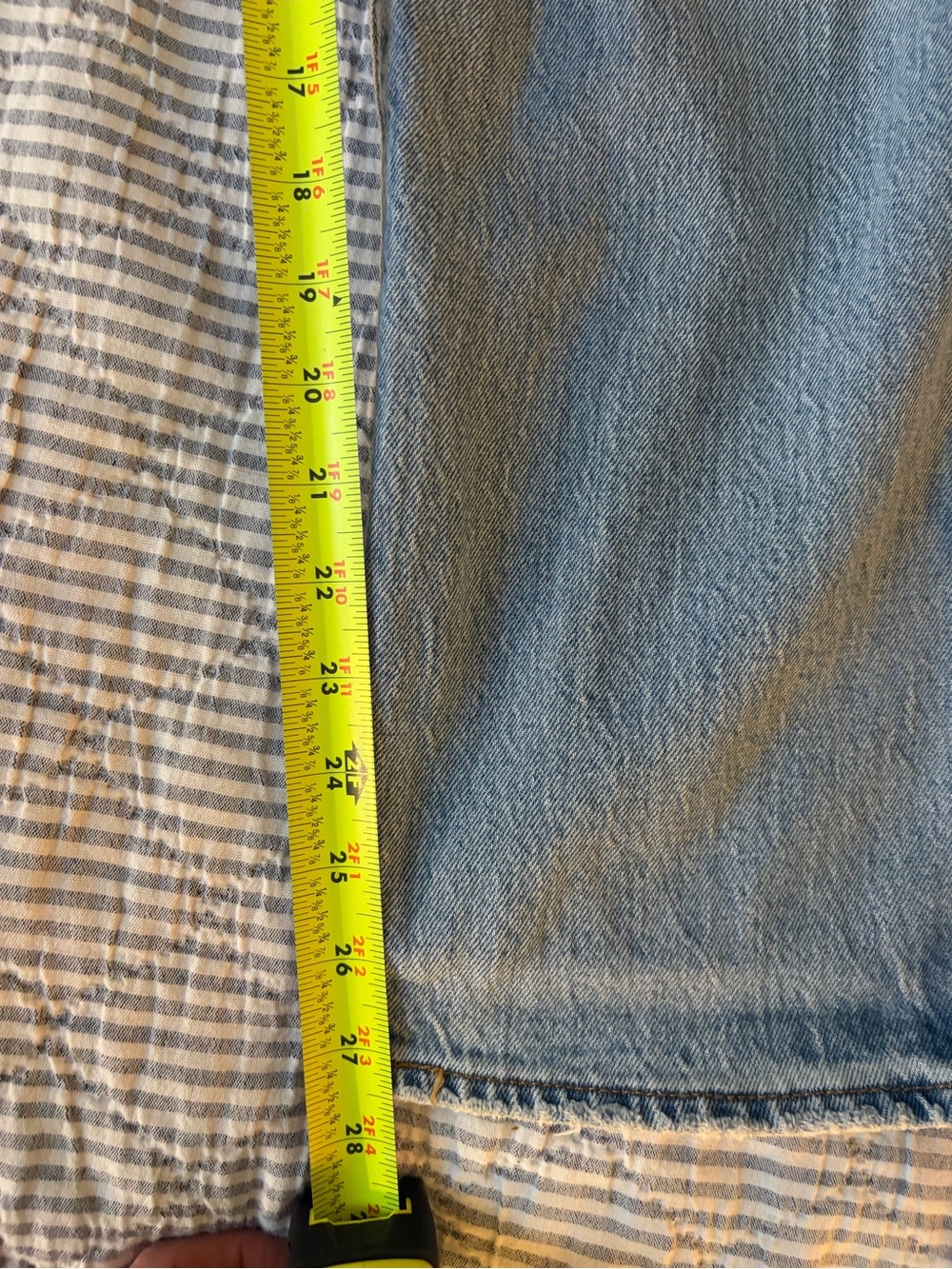 Levi’s Ribcage Straight - 28 - Picture 4 of 5
